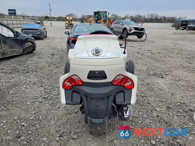 Czwarte zdjęcie samochodu z boku: 2012 CAN-AM SPYDER ROADSTER RT-LTD VIN:2BXJBDC18CV001456 - miniatura