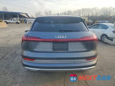 Zdjęcie 6 z 13 samochodu: 2019 AUDI E-TRON PRESTIGE VIN:WA1VAAGE2KB005762 - miniatura
