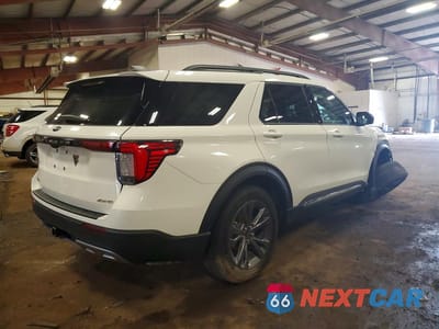 Trzecie zdjęcie samochodu z tyłu: 2025 FORD EXPLORER ACTIVE VIN:1FMUK8DH0SGB27346 - miniatura