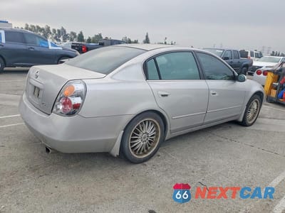 Trzecie zdjęcie samochodu z tyłu: 2004 NISSAN ALTIMA 2.5 VIN:1N4AL11D34C185884 - miniatura