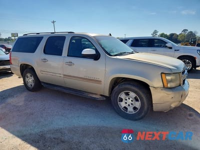 Czwarte zdjęcie samochodu z boku: 2007 CHEVROLET SUBURBAN C1500 VIN:1GNFC16J97J238139 - miniatura