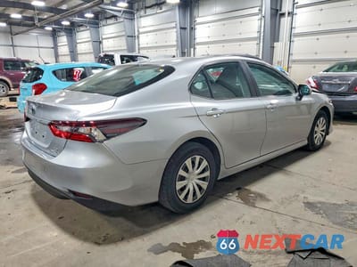 Trzecie zdjęcie samochodu z tyłu: 2024 TOYOTA CAMRY HYBRID LE VIN:4T1C31AK0RU630659 - miniatura