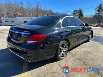 Trzecie zdjęcie samochodu z tyłu: 2017 MERCEDES-BENZ E 300 4MATIC VIN:WDDZF4KBXHA053876 - miniatura