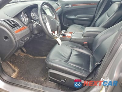 Zdjęcie 7 z 13 samochodu: 2014 CHRYSLER 300 VIN:2C3CCAAG4EH212798 - miniatura