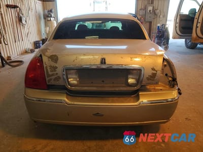 Zdjęcie 6 z 13 samochodu: 2010 LINCOLN TOWN CAR SIGNATURE LIMITED VIN:2LNBL8CV5AX613381 - miniatura