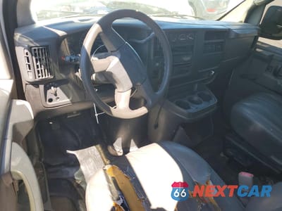 Zdjęcie 8 z 15 samochodu: 2005 CHEVROLET EXPRESS G1500 VIN:1GCFG15X251262167 - miniatura