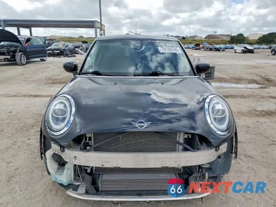 Piąte zdjęcie samochodu w środku: 2020 MINI COOPER VIN:WMWXU7C09L2M39419 - miniatura