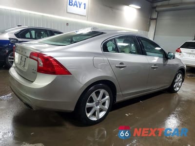 Trzecie zdjęcie samochodu z tyłu: 2016 VOLVO S60 PREMIER VIN:YV1612TK6G2391311 - miniatura