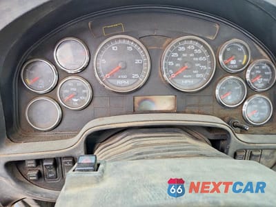 Zdjęcie 8 z 10 samochodu: 2015 INTERNATIONAL PROSTAR SEMI TRUCK VIN:3HSDJAPRXFN120601 - miniatura