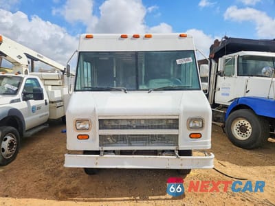 Piąte zdjęcie samochodu w środku: 2003 FORD E450 DELIVERY TRUCK VIN:1FCLE49L43HB48385 - miniatura