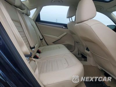 Zdjęcie 10 z 11 samochodu: 2015 VOLKSWAGEN PASSAT SE VIN:1VWBT7A32FC109369 - miniatura