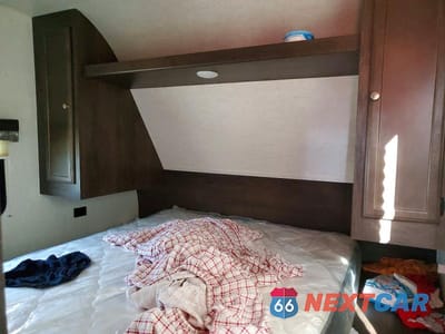 Piąte zdjęcie samochodu w środku: 2019 STARCRAFT AUTUMN RIDGE CAMPER VIN:1SABS0BN2K2BF5211 - miniatura