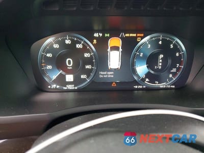 Zdjęcie 9 z 12 samochodu: 2018 VOLVO XC90 T6 VIN:YV4A22PK8J1209982 - miniatura