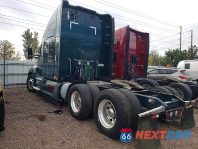 Trzecie zdjęcie samochodu z tyłu: 2019 KENWORTH T680 SEMI TRUCK VIN:1XKYD49X2KJ369944 - miniatura