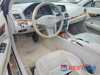 Zdjęcie 8 z 12 samochodu: 2010 MERCEDES-BENZ E 350 VIN:WDDKJ5GB0AF004838 - miniatura