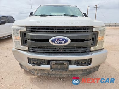 Piąte zdjęcie samochodu w środku: 2018 FORD F250 SUPER DUTY VIN:1FT7W2BTXJEC45876 - miniatura