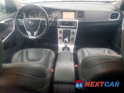 Zdjęcie 8 z 13 samochodu: 2018 VOLVO V60 CROSS COUNTRY PREMIER VIN:YV440MWK4J2044751 - miniatura