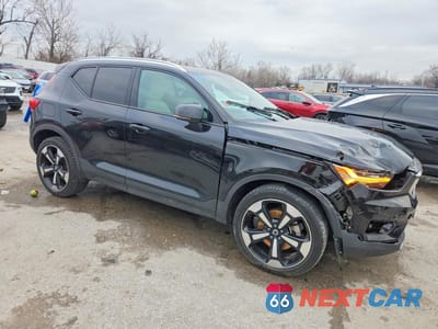 Czwarte zdjęcie samochodu z boku: 2020 VOLVO XC40 T5 MOMENTUM VIN:YV4162UK3L2277080 - miniatura