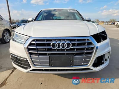 Piąte zdjęcie samochodu w środku: 2019 AUDI Q5 PREMIUM VIN:WA1ANAFYXK2140518 - miniatura