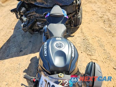 Piąte zdjęcie samochodu w środku: 2026 SUZUKI GSX-R600 VIN:JS1GN7FA9T7100063 - miniatura