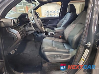 Zdjęcie 7 z 12 samochodu: 2025 TOYOTA TACOMA SR5 VIN:3TYLB5JN6ST103586 - miniatura