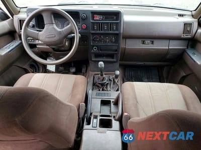 Zdjęcie 8 z 13 samochodu: 1994 ISUZU TROOPER S VIN:JACDH58V0R7928000 - miniatura