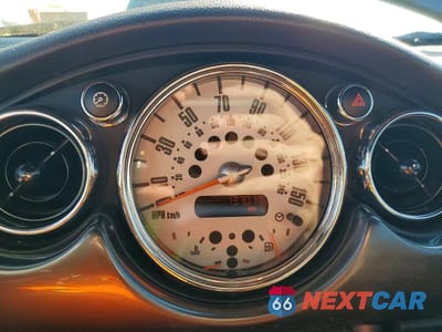 Zdjęcie 9 z 11 samochodu: 2008 MINI COOPER S VIN:WMWRH33598TL97353 - miniatura