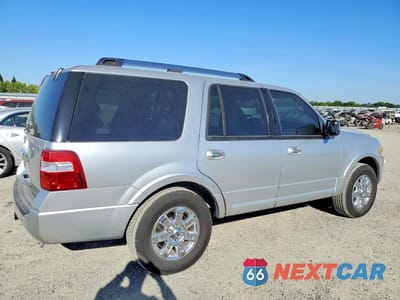 Trzecie zdjęcie samochodu z tyłu: 2011 FORD EXPEDITION XLT VIN:1FMJU1H56BEF03550 - miniatura