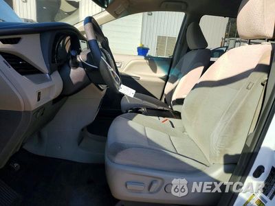Zdjęcie 7 z 12 samochodu: 2015 TOYOTA SIENNA LE 8-PASSENGER VIN:5TDKK3DC4FS665501 - miniatura