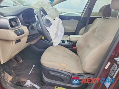 Zdjęcie 7 z 12 samochodu: 2019 KIA SORENTO LX VIN:5XYPG4A30KG558311 - miniatura