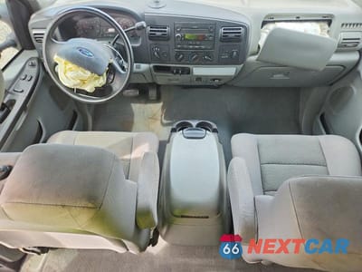 Zdjęcie 8 z 11 samochodu: 2005 FORD F250 SUPER DUTY VIN:1FTSX21535EC63281 - miniatura