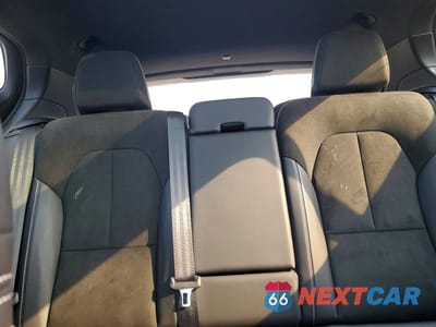 Zdjęcie 10 z 13 samochodu: 2021 VOLVO XC40 T5 R-DESIGN VIN:YV4162UMXM2431108 - miniatura