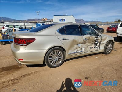 Trzecie zdjęcie samochodu z tyłu: 2016 LEXUS LS 460 BASE VIN:JTHBL5EF9G5142739 - miniatura