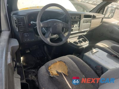 Zdjęcie 8 z 13 samochodu: 2003 CHEVROLET EXPRESS G1500 LT VIN:1GCFG15X131196630 - miniatura