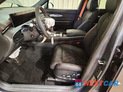 Zdjęcie 7 z 13 samochodu: 2026 GENESIS GV70 3.5T SPORT PRESTIGE VIN:5NMMEDTC4TH039369 - miniatura