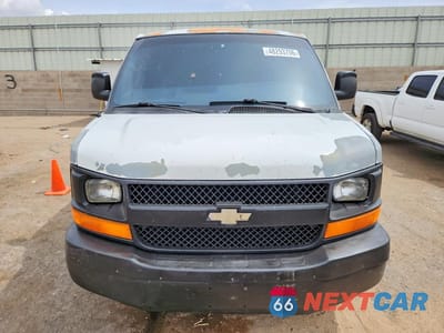Piąte zdjęcie samochodu w środku: 2004 CHEVROLET EXPRESS G1500 VIN:1GCFG15X641104607 - miniatura