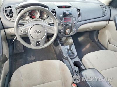 Zdjęcie 8 z 11 samochodu: 2010 KIA FORTE EX VIN:KNAFU4A26A5184285 - miniatura