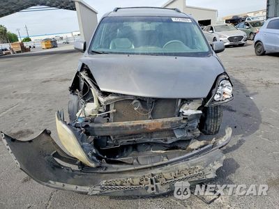Piąte zdjęcie samochodu w środku: 2005 TOYOTA SIENNA XLE 7 PASSENGER VIN:5TDZA22C95S250736 - miniatura