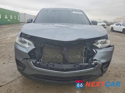 Piąte zdjęcie samochodu w środku: 2020 CHEVROLET TRAVERSE LS VIN:1GNERFKWXLJ245796 - miniatura