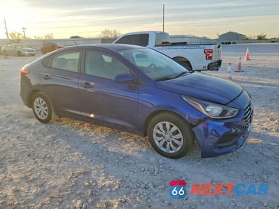 Czwarte zdjęcie samochodu z boku: 2021 HYUNDAI ACCENT SE VIN:3KPC24A66ME136289 - miniatura
