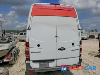 Zdjęcie 6 z 13 samochodu: 2014 MERCEDES BENZ SPRINTER 3500 DELIVERY VAN VIN:WD3PF4CC8E5910588 - miniatura