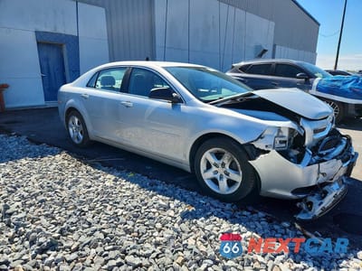 Czwarte zdjęcie samochodu z boku: 2012 CHEVROLET MALIBU LS VIN:1G1ZB5E02CF201559 - miniatura