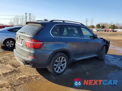Trzecie zdjęcie samochodu z tyłu: 2013 BMW X5 XDRIVE35I VIN:5UXZV4C51D0B16404 - miniatura
