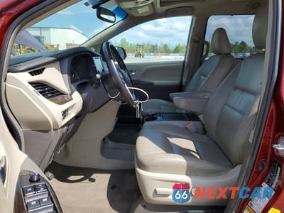 Zdjęcie 7 z 13 samochodu: 2015 TOYOTA SIENNA VIN:5TDYK3DC3FS685040 - miniatura