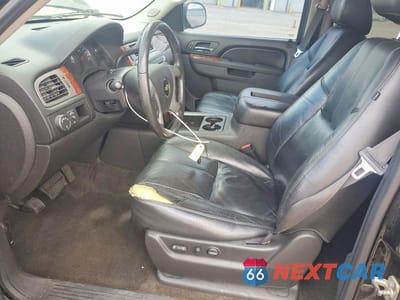 Zdjęcie 7 z 13 samochodu: 2012 CHEVROLET SUBURBAN C1500 LT VIN:1GNSCJE09CR135225 - miniatura