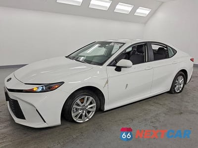 2025 TOYOTA CAMRY LE 4T1DAACK1SU112234 - główne zdjęcie licytacji z USA - miniatura