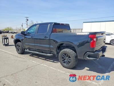 Drugie zdjęcie samochodu z przodu: 2021 CHEVROLET SILVERADO K1500 LT TRAIL BOSS VIN:3GCPYFEL0MG450696 - miniatura