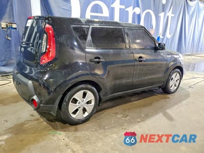 Trzecie zdjęcie samochodu z tyłu: 2015 KIA SOUL BASE VIN:KNDJN2A2XF7155558 - miniatura