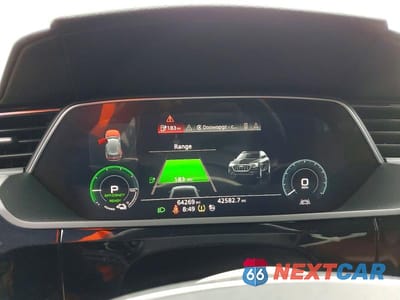 Zdjęcie 9 z 14 samochodu: 2019 AUDI E-TRON PRESTIGE VIN:WA1VAAGE6KB015517 - miniatura