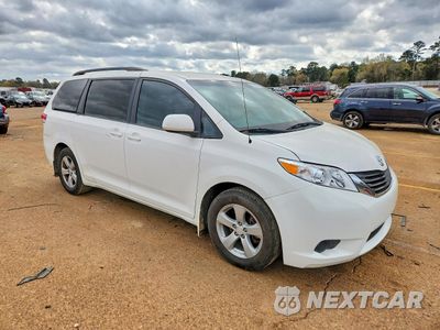 Czwarte zdjęcie samochodu z boku: 2013 TOYOTA SIENNA LE 8-PASSENGER VIN:5TDKK3DC1DS374502 - miniatura